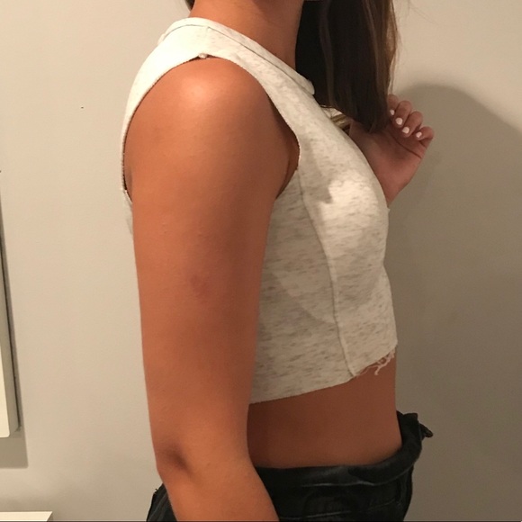 Rugged grey crop! - Picture 2 of 4